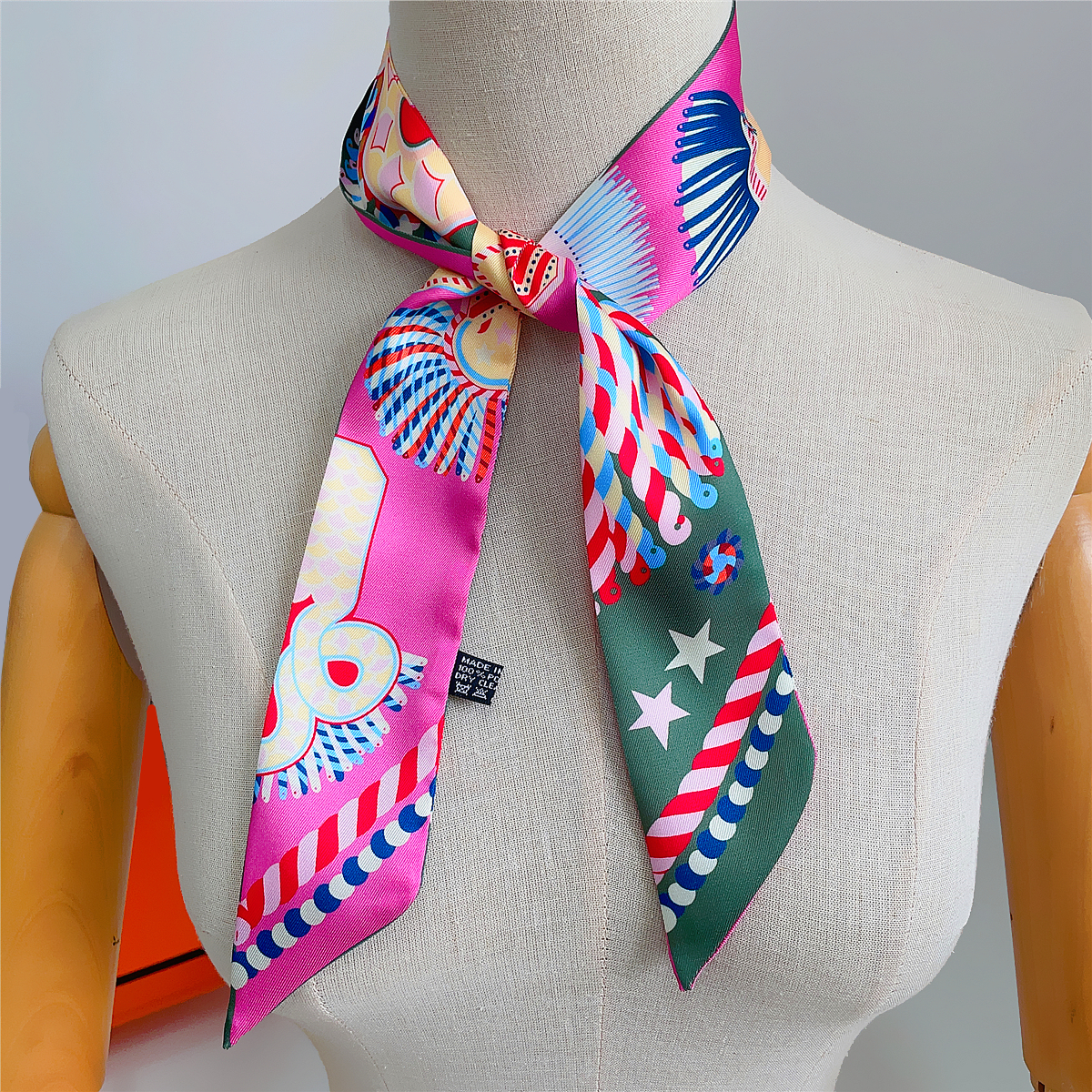 Brand Design Twill 100% Silk S - đánh giá và giá Scarf Silk Square