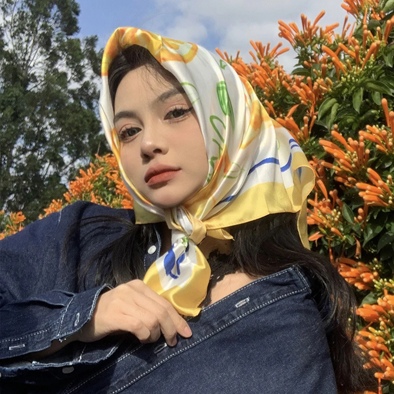 70cm Square Lemon Print Yellow - đánh giá và giá Ascot Neck Scarf