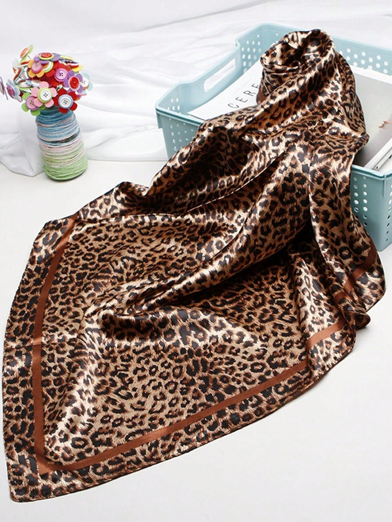 90cm Leopard Print Neckerchief - đánh giá và giá Scarf Silk Square